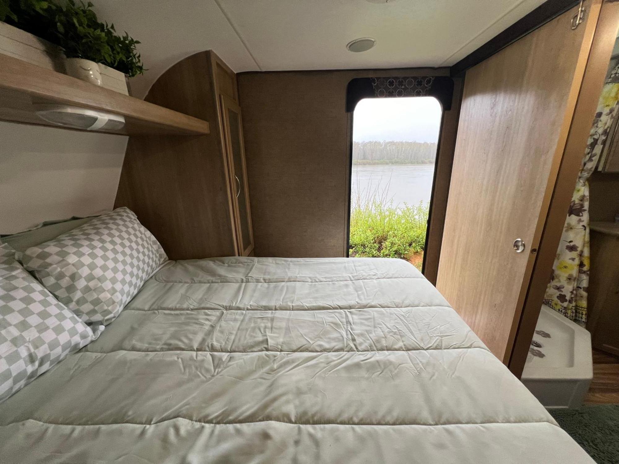 מלון קלמאת' Surfside Glamping Camper מראה חיצוני תמונה