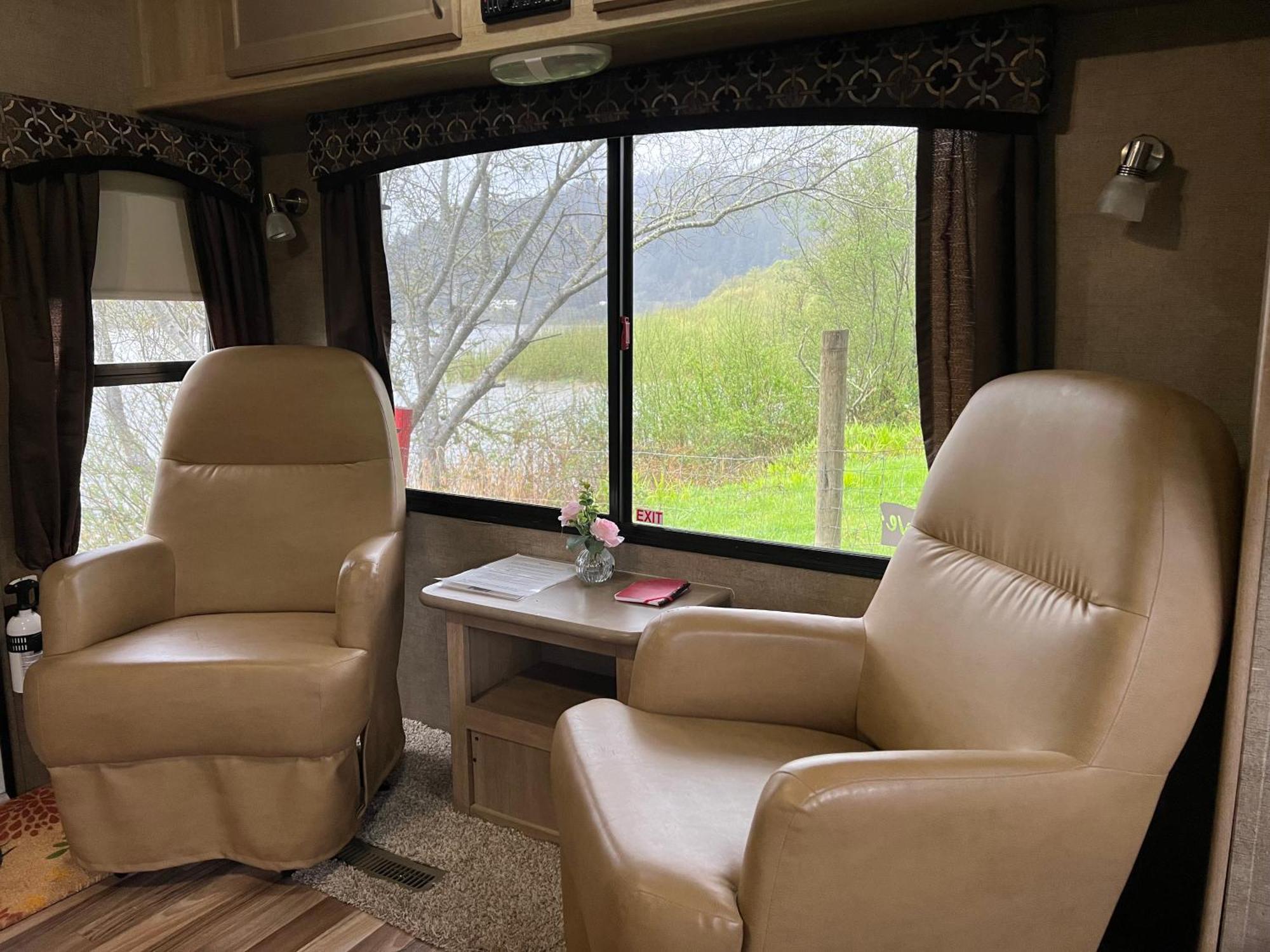 מלון קלמאת' Surfside Glamping Camper מראה חיצוני תמונה