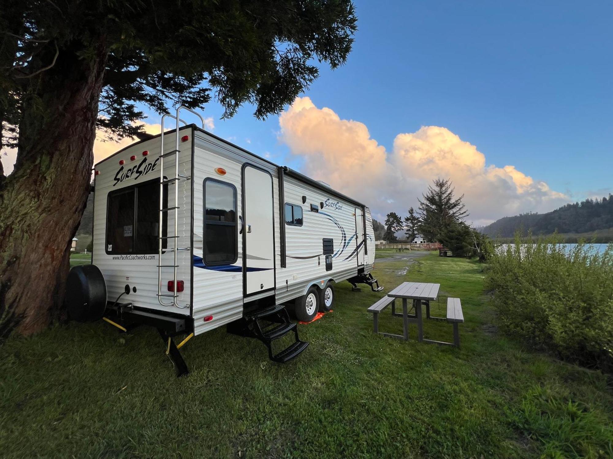 מלון קלמאת' Surfside Glamping Camper מראה חיצוני תמונה